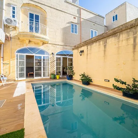 Qronfla With Private Pool In Island Of Gozo *