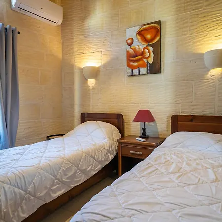 Qronfla With Private Pool In Island Of Gozo