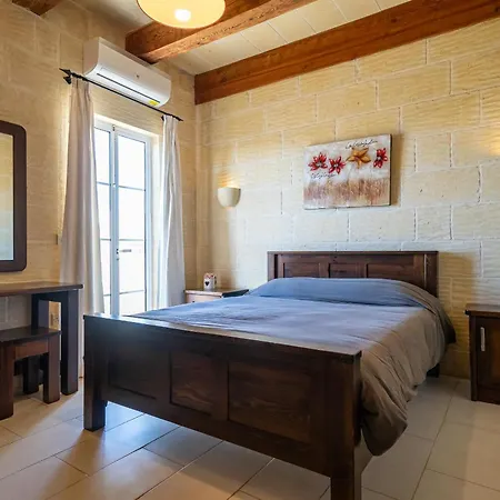 Qronfla With Private Pool In Island Of Gozo *